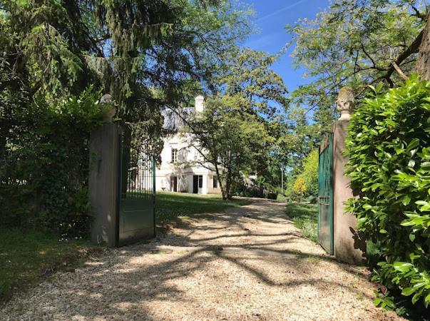 بنسيون Chateau La Palue
