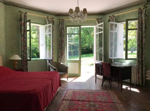ペンション Chateau La Palue