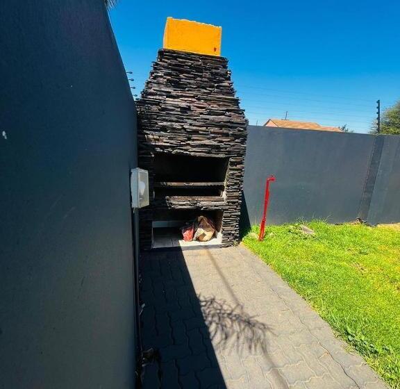 פנסיון Skyprince Guesthouse