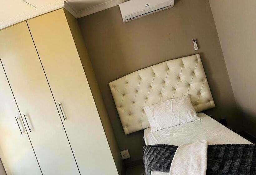 פנסיון Skyprince Guesthouse