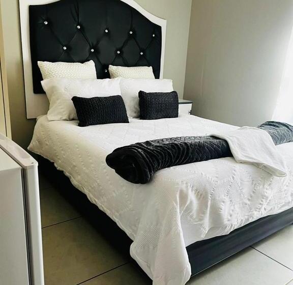 פנסיון Skyprince Guesthouse