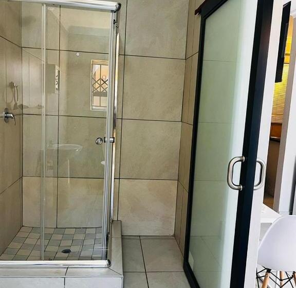 פנסיון Skyprince Guesthouse