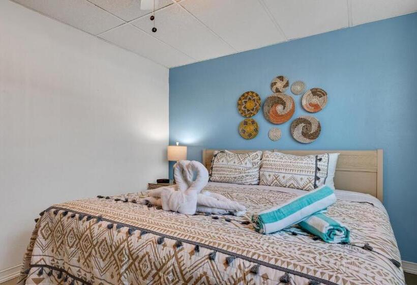 Tropic Terrace #19   Beachfront Resort Suite