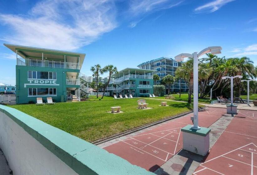 Tropic Terrace #19   Beachfront Resort Suite