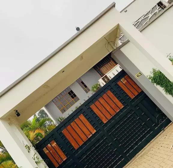 ベッドアンドブレックファースト Arusha Serene Mansion