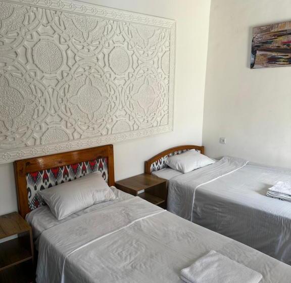 تختخواب و صبحانه Dolon Guest House