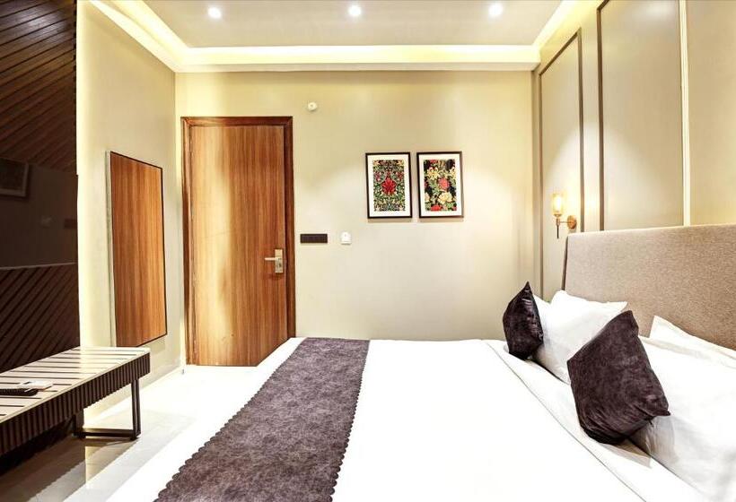 호텔 Saltstayz Olive   Pitampura