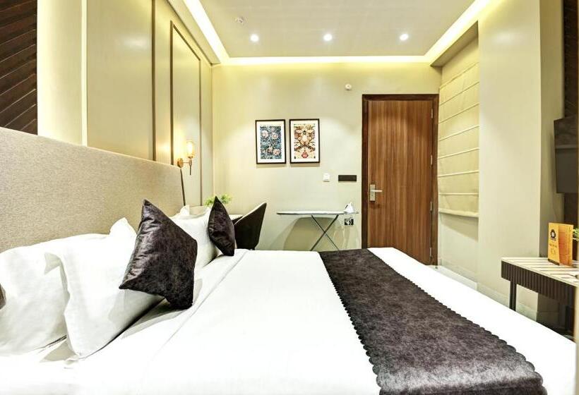 호텔 Saltstayz Olive   Pitampura