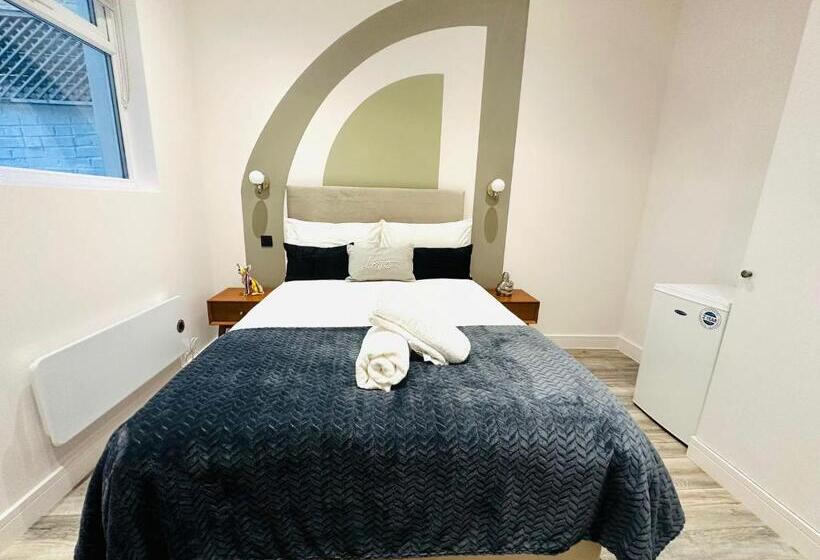 펜션 Brand New En Suite, Super Location