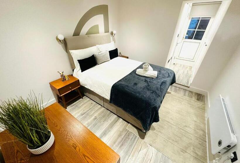 펜션 Brand New En Suite, Super Location