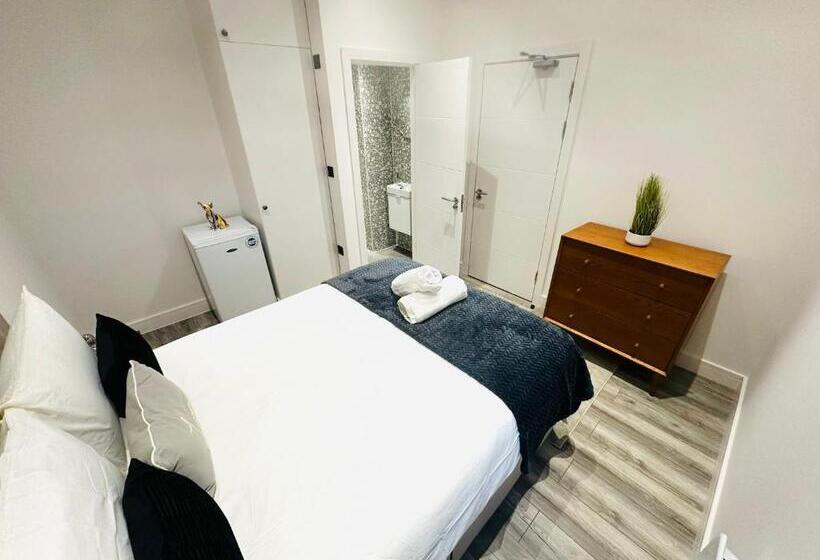 펜션 Brand New En Suite, Super Location