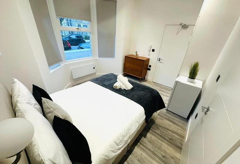 펜션 Brand New En Suite, Super Location