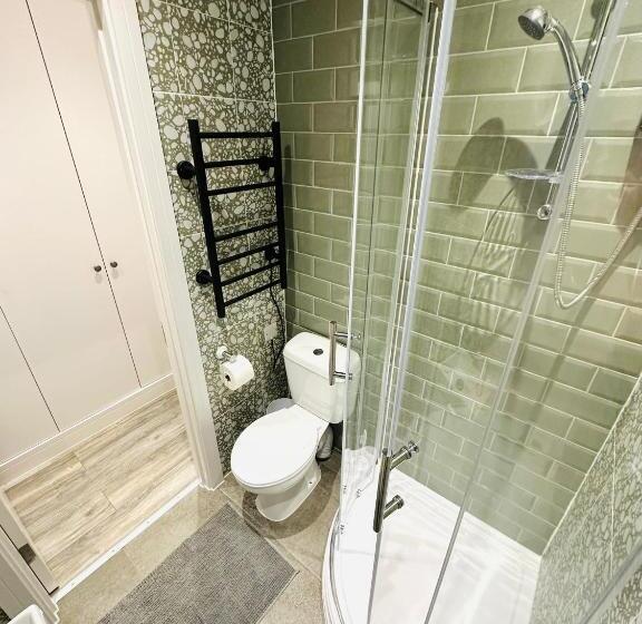 펜션 Brand New En Suite, Super Location