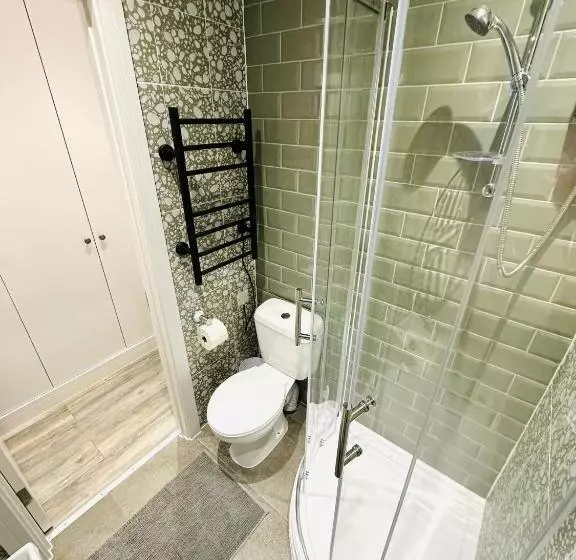 ペンション Brand New En Suite, Super Location