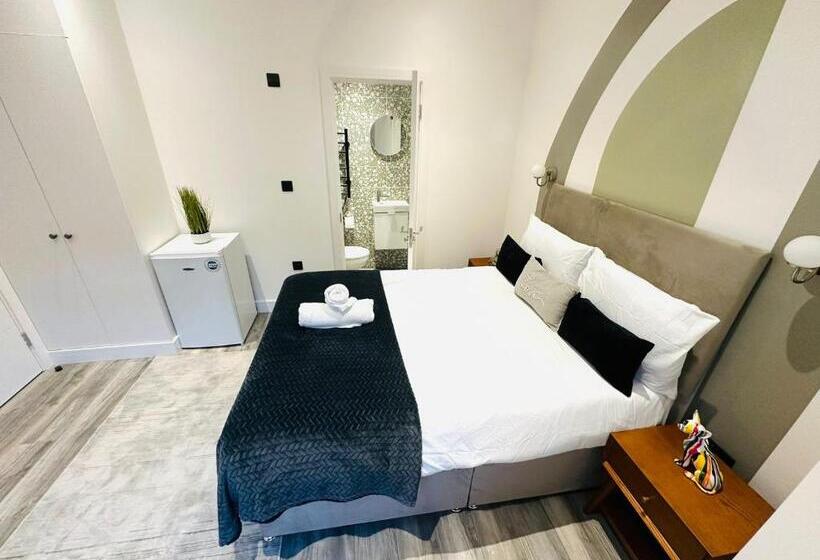 펜션 Brand New En Suite, Super Location