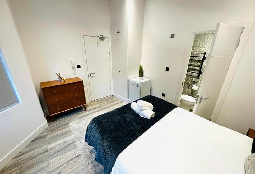 펜션 Brand New En Suite, Super Location