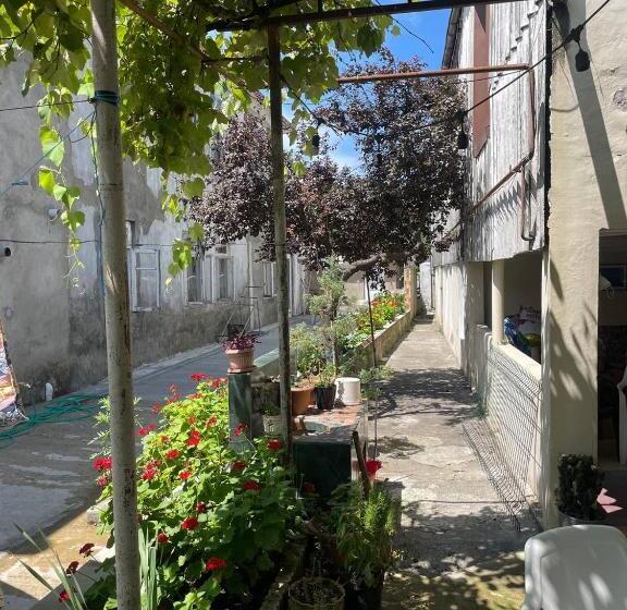 پانسیون Guest House Eteri