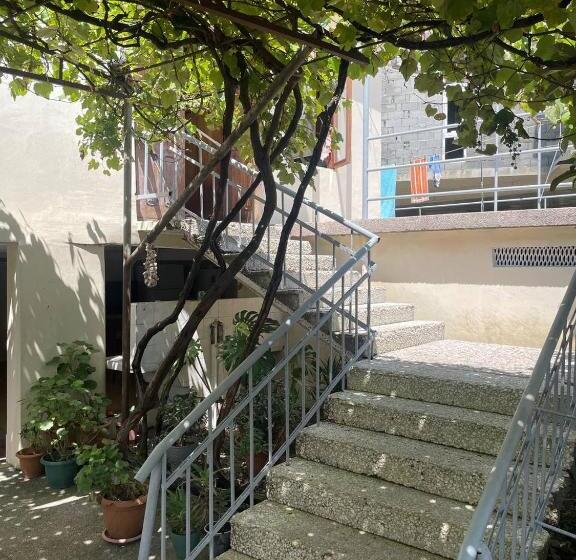 پانسیون Guest House Eteri