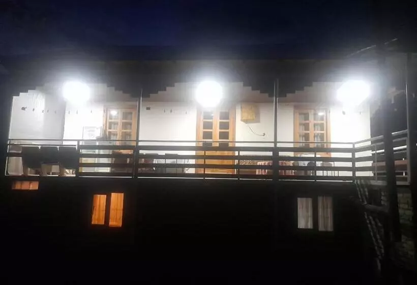 پانسیون Guesthouse   Kavkasioni