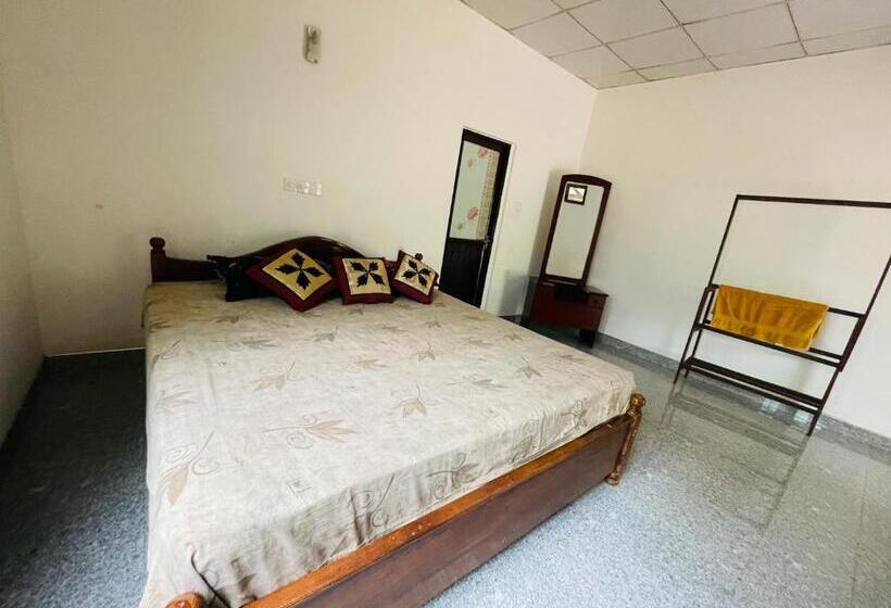 פנסיון Railway Bungalow