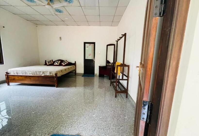 פנסיון Railway Bungalow