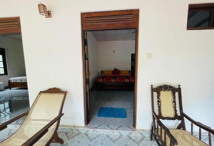 פנסיון Railway Bungalow