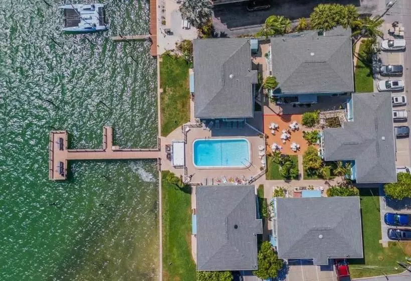 استراحتگاه Water View & Heated Pool   Steps To Sand, Bayview Beauty B 5