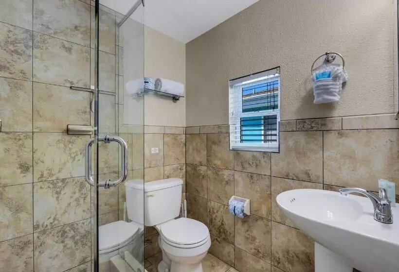 استراحتگاه Water View & Heated Pool   Steps To Sand, Bayview Beauty B 5