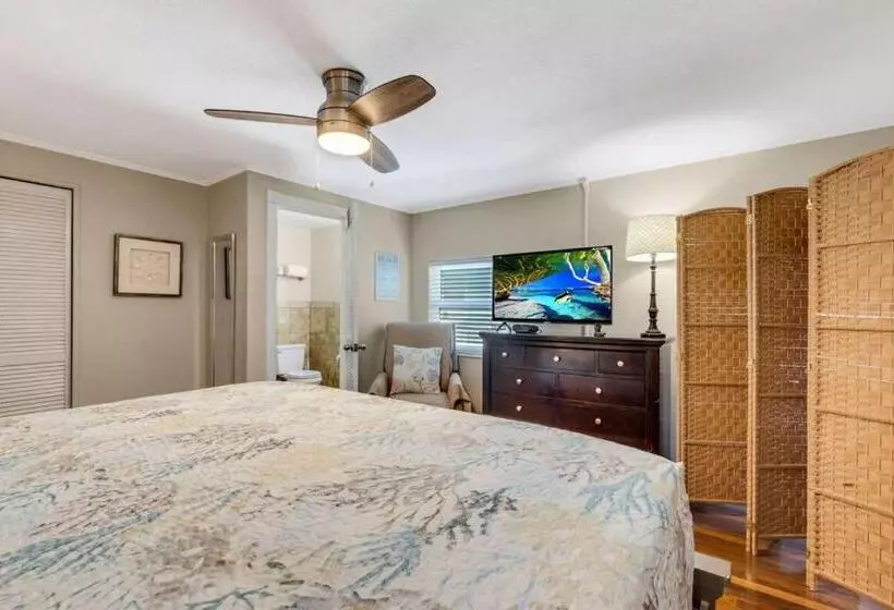 استراحتگاه Water View & Heated Pool   Steps To Sand, Bayview Beauty B 5