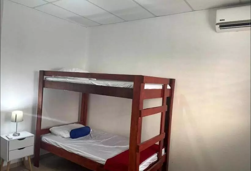 ユースホステル Nice And Privater Room 5 Minutes From El Tunco Beach
