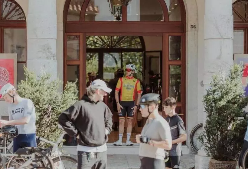 Aamiaismajoitus (B&B) Bassano Club House