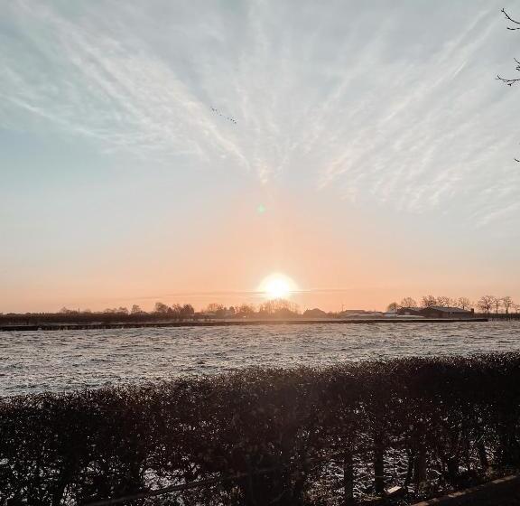 민박 Betuwsch Badhuys