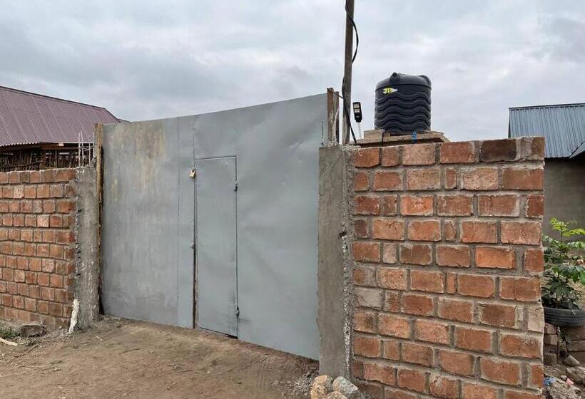 تختخواب و صبحانه Patience Airport Cottages