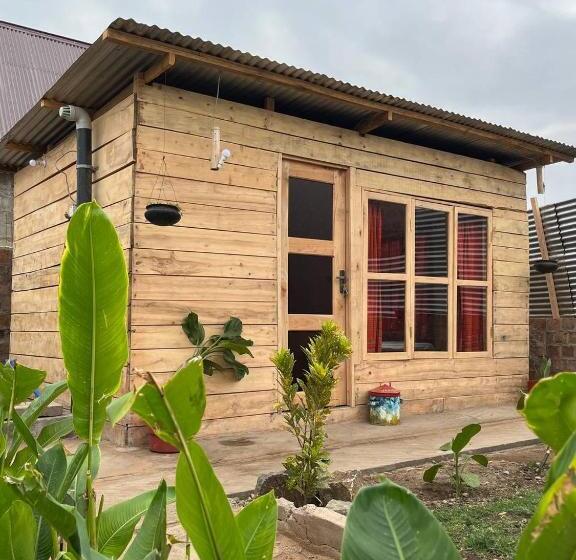 تختخواب و صبحانه Patience Airport Cottages