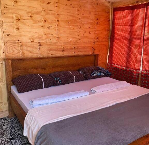 تختخواب و صبحانه Patience Airport Cottages