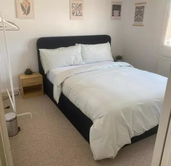 تختخواب و صبحانه Room In Lambeth