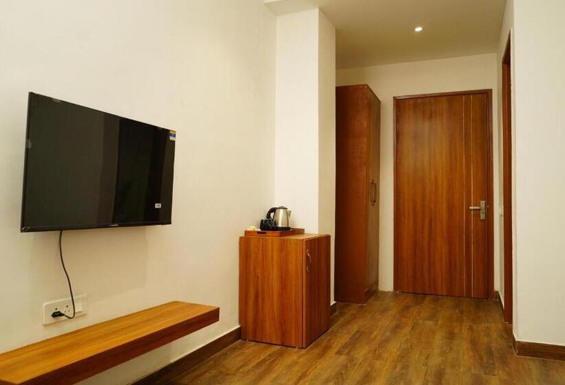 Отель Mayflower