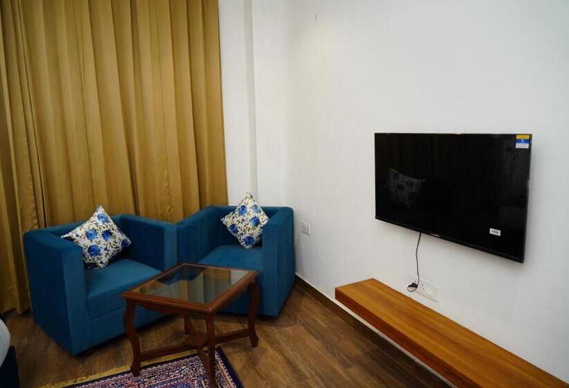 Отель Mayflower