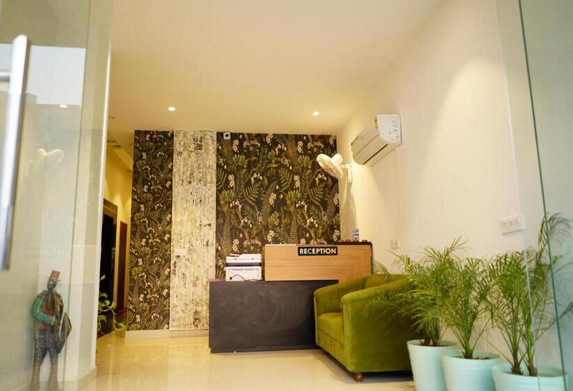 Отель Mayflower