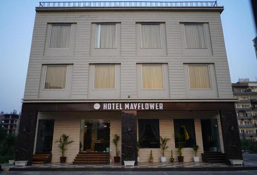 Отель Mayflower