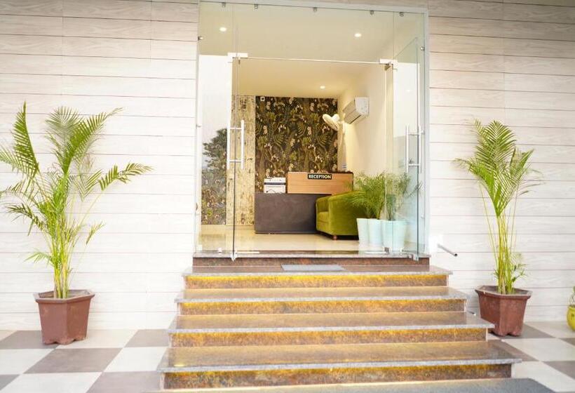 Отель Mayflower