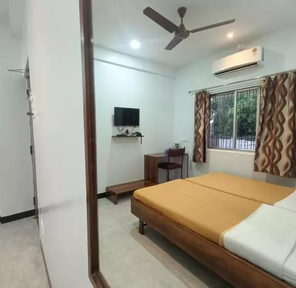 Hotel Parth Residency