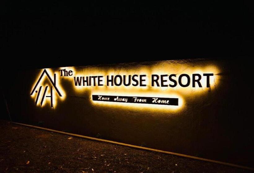 فندق The White House Resort