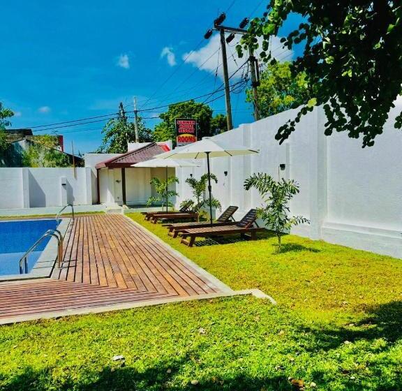 فندق The White House Resort