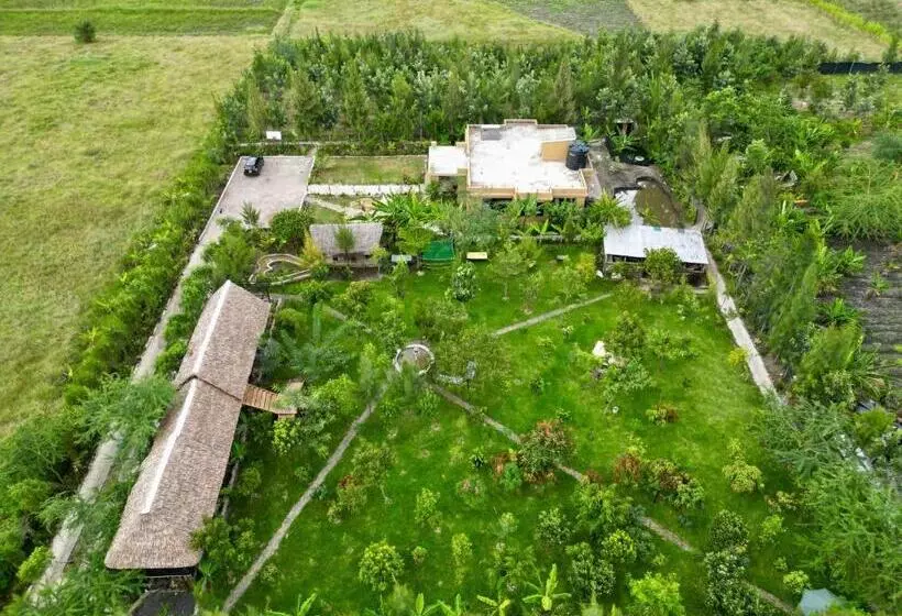 هتل Ubuntu Kreative Village