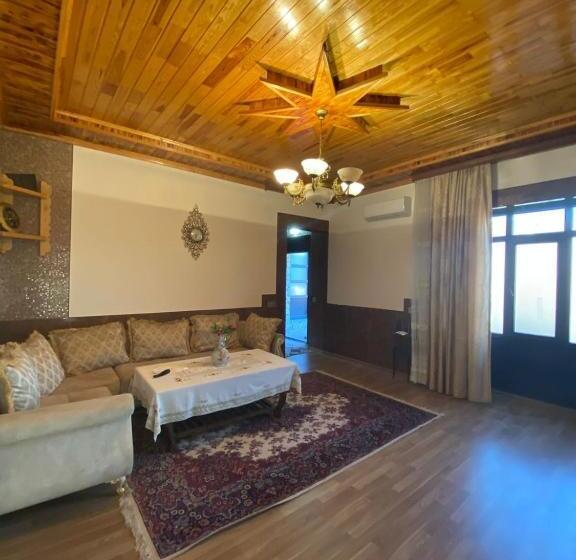 펜션 Baku Eagle House