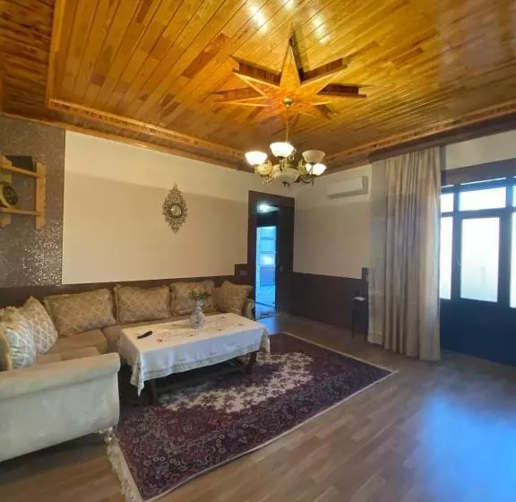 Majatalo Baku Eagle House