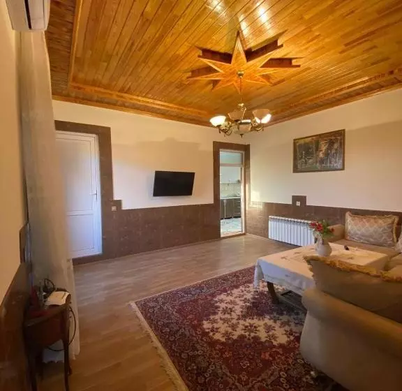 Majatalo Baku Eagle House