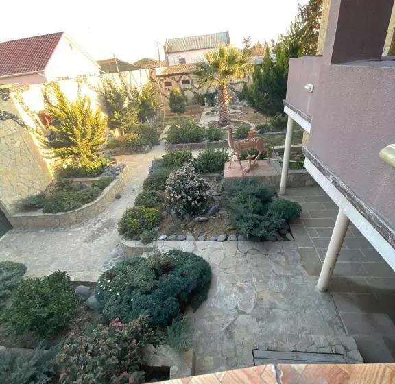 Majatalo Baku Eagle House