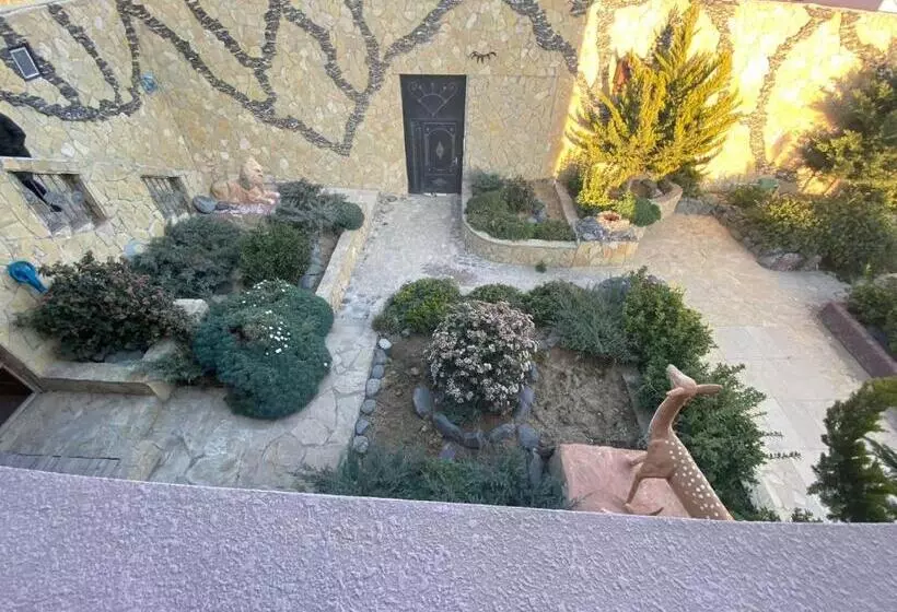 Majatalo Baku Eagle House